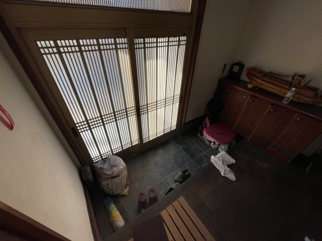 九十九里海岸住宅の玄関