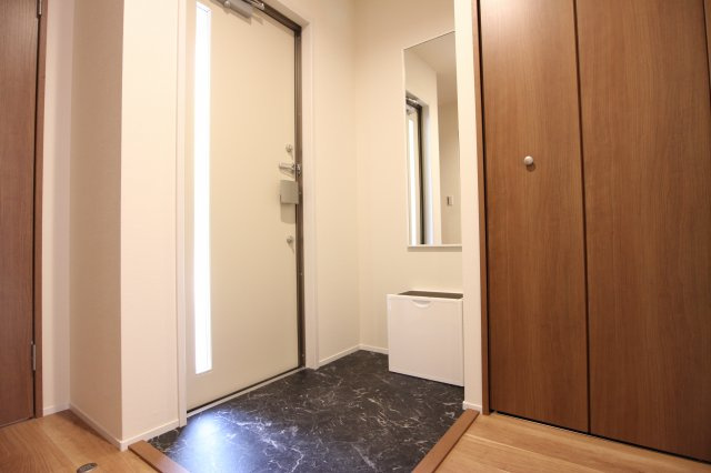 メゾンドメルヴェーユ須磨の玄関