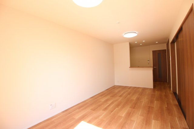 メゾンドメルヴェーユ須磨の居間・リビング