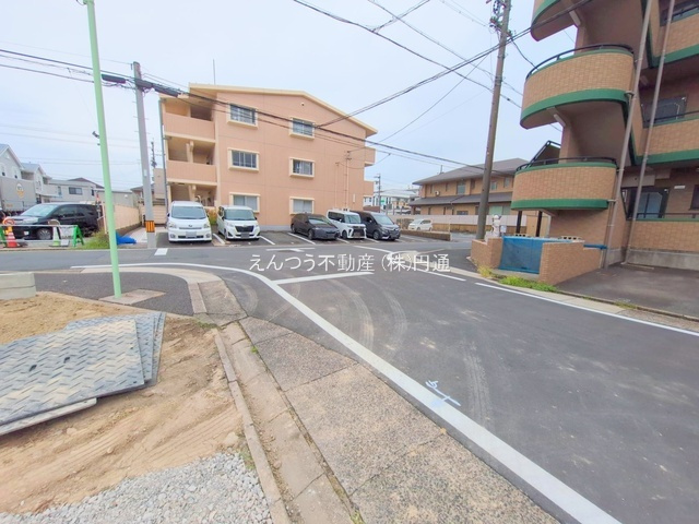 ブルーミングガーデン打出１丁目の前面道路含む現地写真