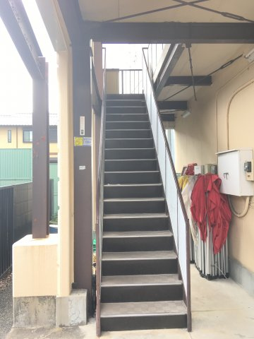 メゾン山崎のその他共用部分|2Ｆ階段