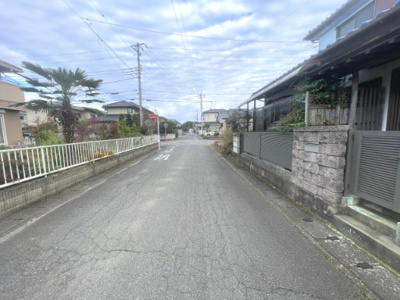 【前面道路含む現地写真】 | 真岡市荒町4LDK中古住宅