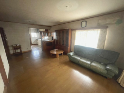 【居間・リビング】 | 真岡市荒町4LDK中古住宅