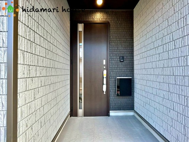 第8上尾市二ツ宮　新築戸建　ハートフルAの玄関