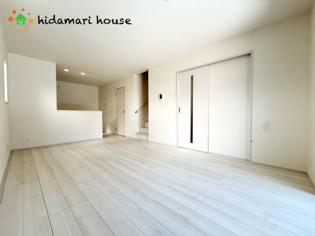 第8上尾市二ツ宮　新築戸建　ハートフルAの居間・リビング