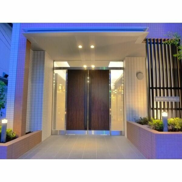 レジデンシア　カルマールのエントランス