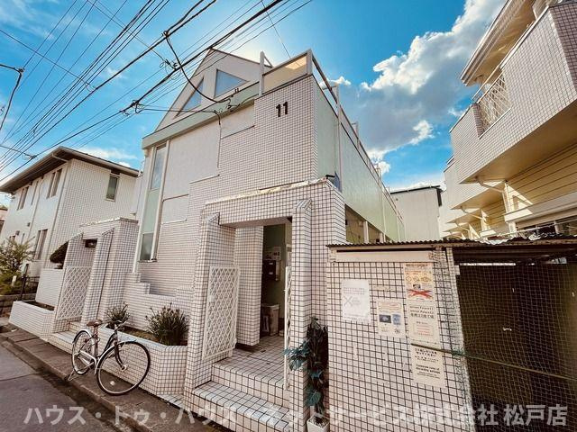 ジュネパレス新松戸第１１の外観