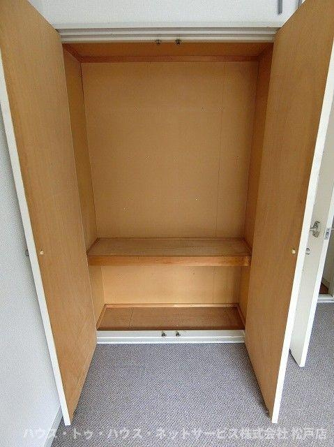 ジュネパレス新松戸第１１の収納