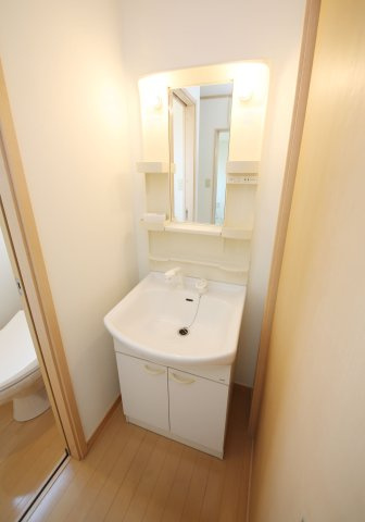 ヨーロピアンシャレータカラの独立洗面台