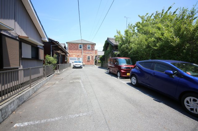 ヨーロピアンシャレータカラの駐車場