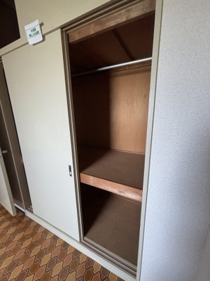 【収納】 | 共立愛宕橋ビル | 玄関側洋室収納