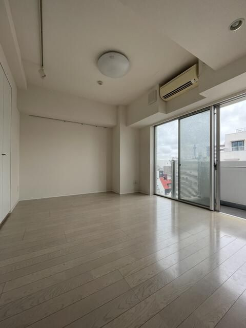 イースト秋葉原の居間・リビング