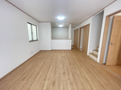 【居間・リビング】 | 那覇市小禄（全3棟）ラストB号棟 | B号棟　LDK16帖♪リビング階段♪