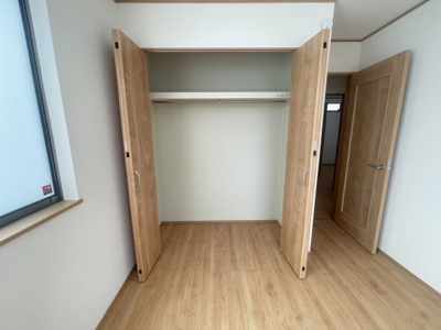 【収納】 | 那覇市小禄（全3棟）ラストB号棟 | B号棟　洋室6帖＋CL付き♪