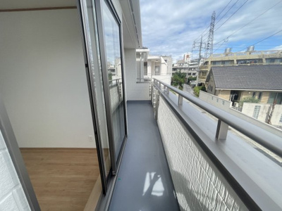 【バルコニー】 | 那覇市小禄（全3棟）ラストB号棟 | B号棟　2部屋続のインナーバルコニー♪