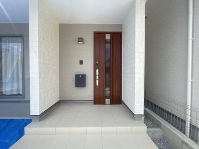 【玄関】 | 那覇市小禄（全3棟）ラストB号棟 | B号棟　スマートキー付き♪