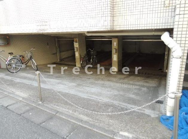 グランドコート駒込の駐車場