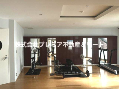 【ロビー】 | KDXレジデンス品川シーサイド | 地下1階にフィットネスルームがあります