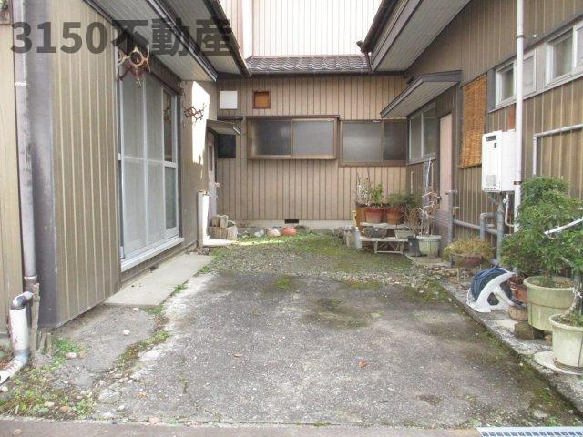 鏡島借家の庭