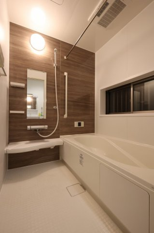 八王子市　犬目町　中古戸建ての浴室|～浴室暖房乾燥機能付き　遅い時間のお洗濯や、梅雨時期・花粉の時期など大活躍です～