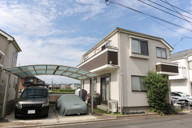 八王子市　犬目町　中古戸建ての駐車場|～並列2台駐車可能カースペース　カーポート付きです～