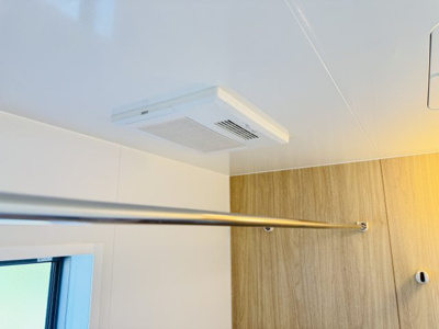 【冷暖房・空調設備】 | 松戸市高塚新田新築戸建（高塚新田第２） | 雨の日も安心の浴室乾燥機つき