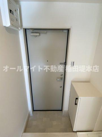 川崎市多摩区生田８丁目のアパートの玄関