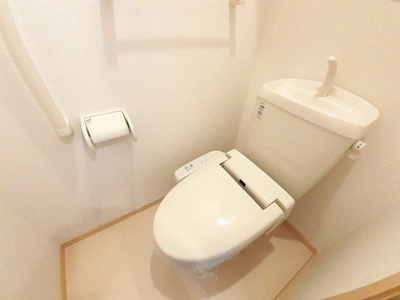 【トイレ】 | エンブレイス | トイレです
