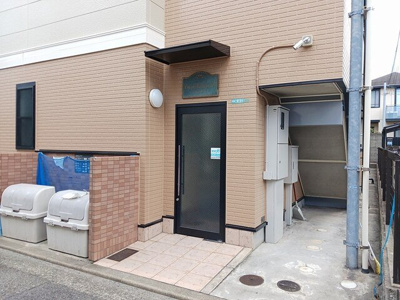 【エントランス】 | カーサ・コモド | エントランスです