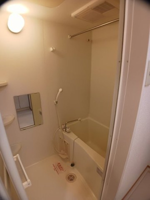 【浴室】 | カーサ・コモド | 日々の疲れを癒すお風呂付です