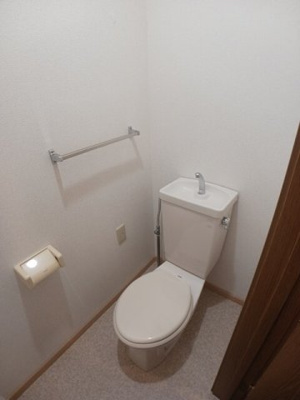 【トイレ】 | フィエルテ | 落ち着いた色調のトイレです