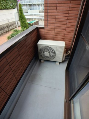 【バルコニー】 | セプト・クルール | 暖かな日差しのふりそそぐバルコニー