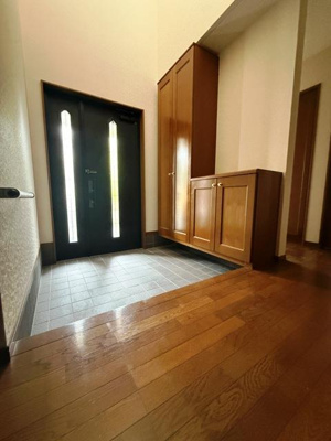 【玄関】 | 名塩さくら台２丁目戸建 | 毎日通る玄関はこちらです