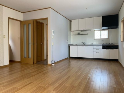 【居間・リビング】 | 甲陽園本庄町戸建貸家 | リビング