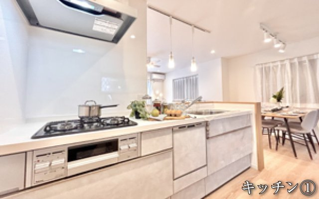 横浜市青葉区美しが丘西2丁目　中古戸建【仲介手数料無料】のキッチン