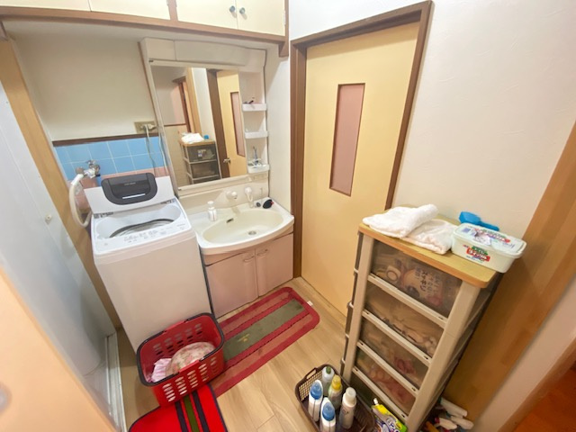 都城市高城町穂満坊の中古一戸建の洗面所