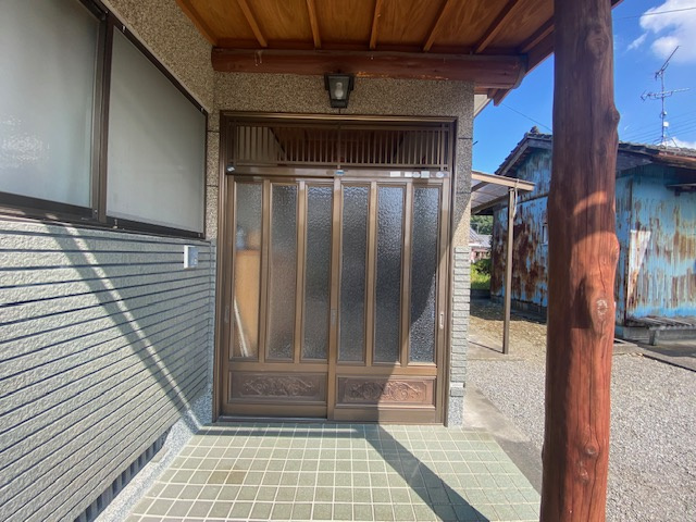 都城市高城町穂満坊の中古一戸建の玄関