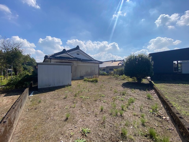 都城市高城町穂満坊の中古一戸建の庭