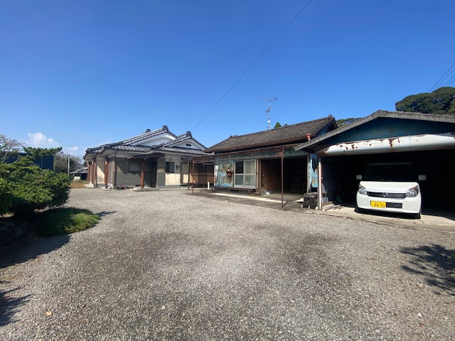 都城市高城町穂満坊の中古一戸建のその他|車庫ほか