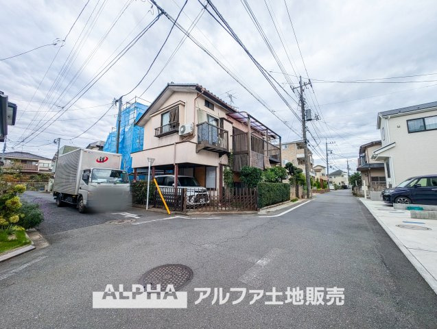 ~立川砂川町7丁目~ Newly built houseの前面道路含む現地写真|【House of the Sun】
◆明るい家◆太陽の温かな光がお家全体を照らす。そこには目を輝かせ笑顔で見つめてくれる君がいて、「ただいま」の言葉がこだまする。そんな君の瞳に恋している。