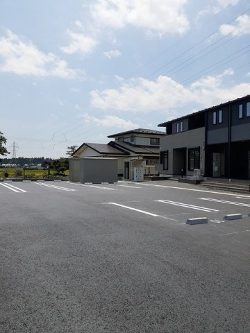 フォンテーヌ長尾沢の駐車場