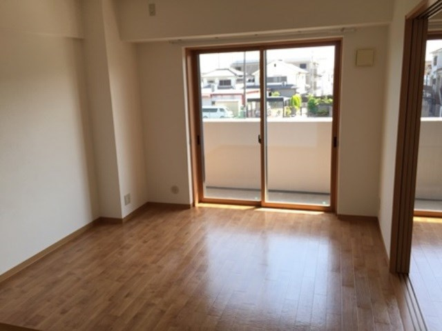 ベルナードサーモスの洋室