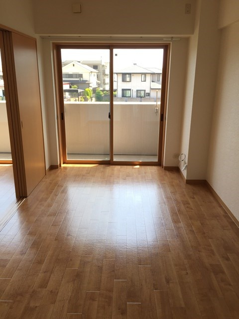 ベルナードサーモスの洋室