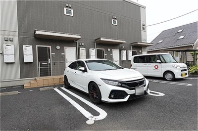 【駐車場】 | アルヴィータ | 駐車場