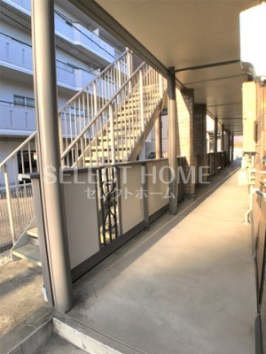 【エントランス】 | Ｃｅｎｔｒａｌ　ｐｉｌｌａｒ | エントランスです