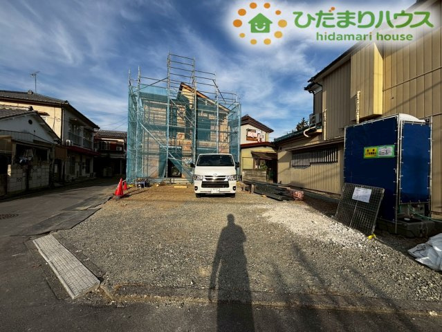 熊谷市石原　3期　新築一戸建て　グラファーレ　01の駐車場