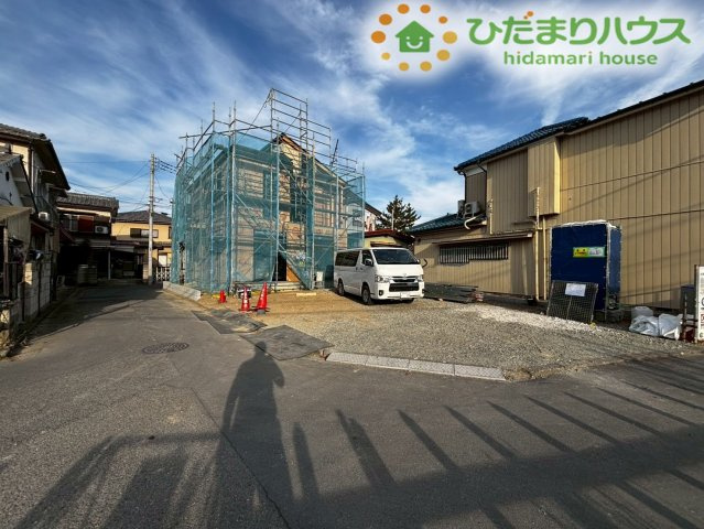 熊谷市石原　3期　新築一戸建て　グラファーレ　01の駐車場