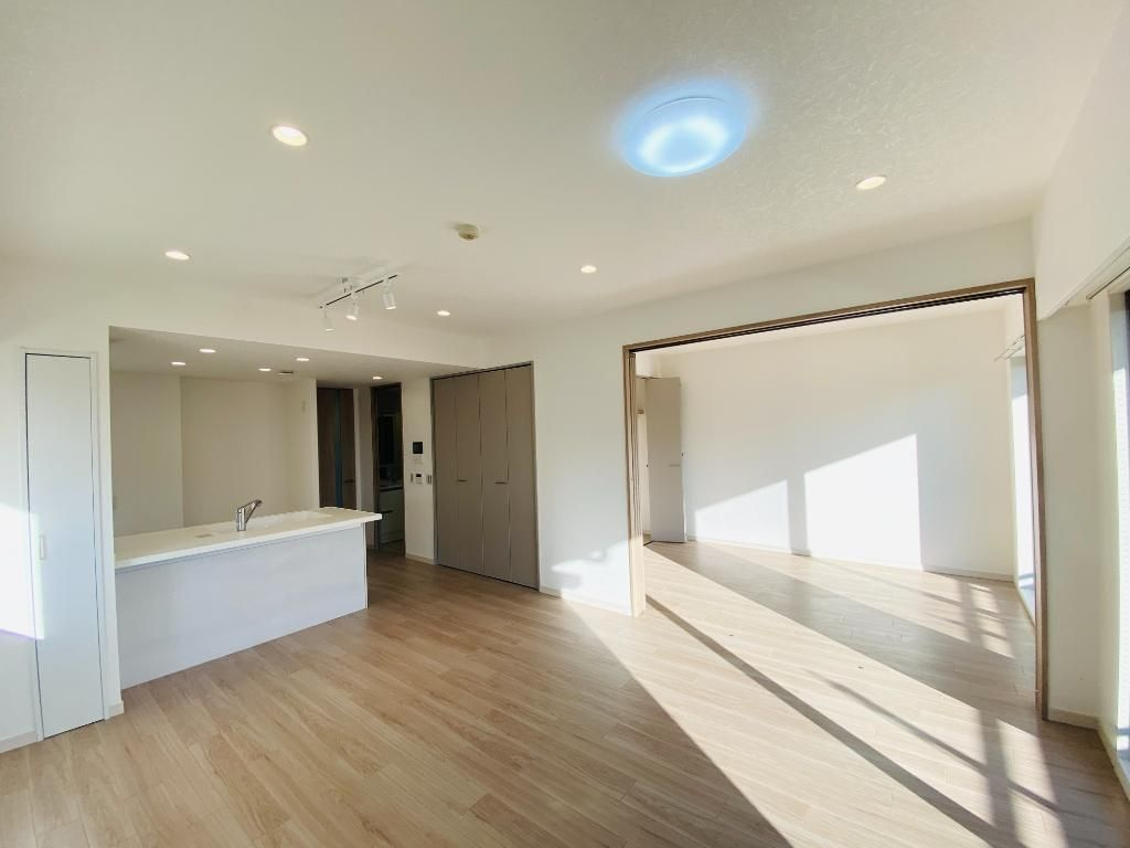 三鷹市上連雀８丁目の中古マンションの居間・リビング