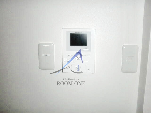 ロワール清川のセキュリティ|モニター付きインターホンです。