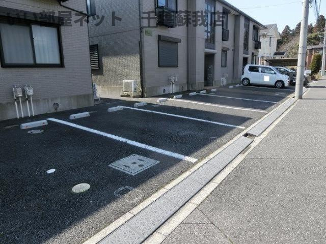 ＹＭＡ　Ⅱの駐車場|駐車場があるので、車を買う予定の方も安心です